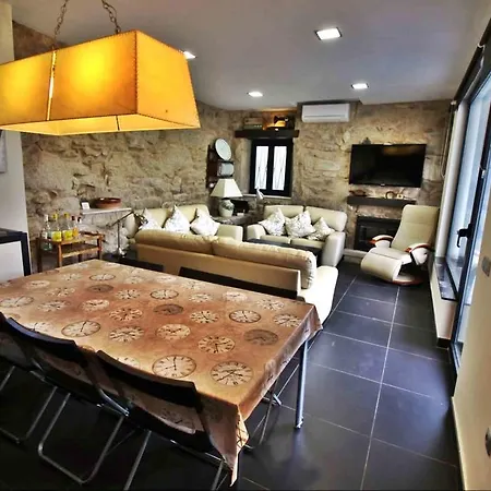 בית נופש Casona Monte Aloia גונדומר